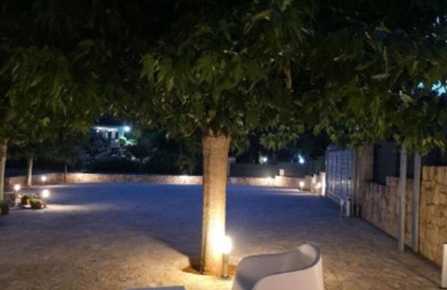 Selva di Fasano Apartment | Villa Ada - Apartment 'Simona' with Private Terrace, Wi-Fi and Air Conditioning