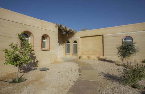 Sde Boker Villa | Villa Adama- Hand Crafted Rammed Earth Villa in Zin Desert