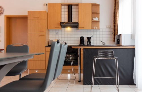 Ville Haute Apartment | Villa Adriana One-Bedroom Apartment