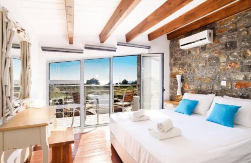 Lardos Villa | Villa Alcyone Seastone by Villa Plus