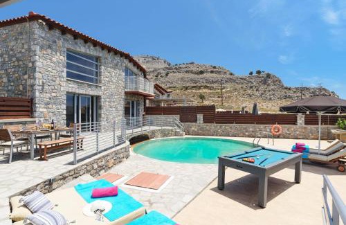 Lardos Villa | Villa Alcyone Seastone by Villa Plus