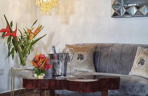 Boquete Apartment | Villa Alejandro-5 minutes walk to downtown Boquete, apartment with kitchenette