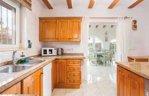 Els Poblets Villa | Villa 'Alfred' with Mountain View, Wi-Fi and Air Conditioning