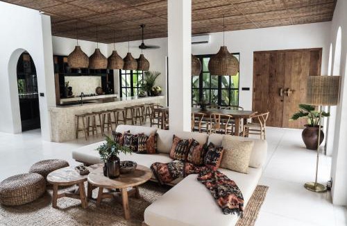 Dyanapura Villa | Villa Almaz Seminyak