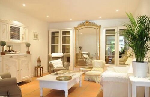 Anatole France House | Villa Ambrosia