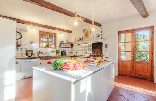 Lucca Villa | Villa Amore, a Romantic Hilltop Farmhouse in Lucca