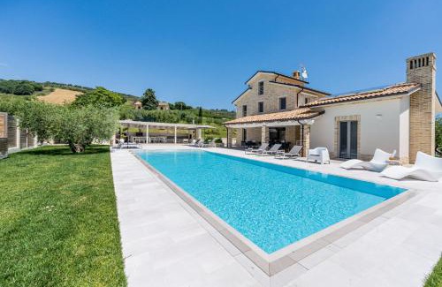 Potenza Picena Villa | Villa Amore di Ada - Modern Design Villa - AirCo, Private Pool & Near The Beach
