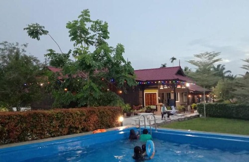 Parit Jawa Villa | Villa Amyleeya