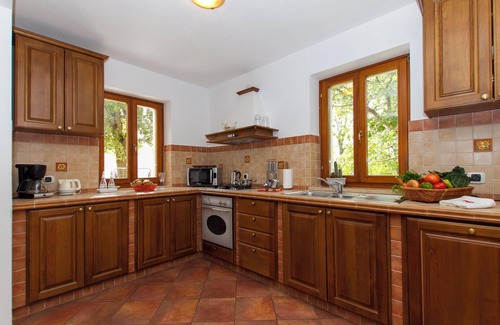 Stanisovi Villa | Villa Ana, Spacious 5 Bedroom Retreat with Access to 2 Shared Pools