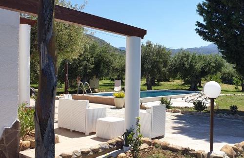 Lascari Villa | Villa Anna (by Vacation Service)