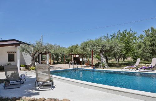 Lascari Villa | Villa Anna (by Vacation Service)