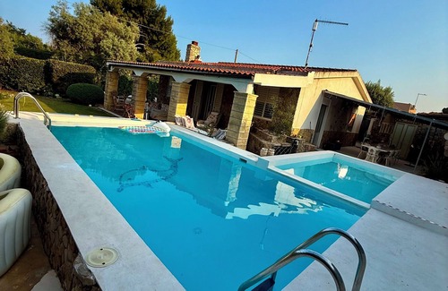 Syracuse Villa | Villa AnnaStella a Corner of Paradise with Pool, AC, WiFi, SmartTV/Netflix/Disney