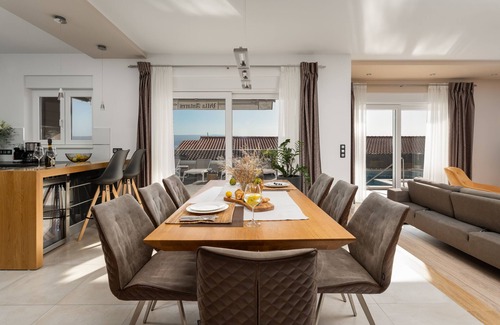 Omis Villa | Villa Antares with 4 en-suite bedrooms, Heated Pool with massage, Sauna, Gym.