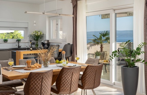 Omis Villa | Villa Antares with 4 en-suite bedrooms, Heated Pool with massage, Sauna, Gym.