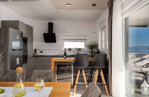 Omis Villa | Villa Antares with 4 en-suite bedrooms, Heated Pool with massage, Sauna, Gym.