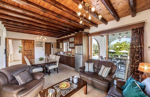 Argaka Villa | Villa Antonis - Three Bedroom Villa, Sleeps 6