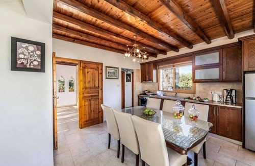 Argaka Villa | Villa Antonis - Three Bedroom Villa, Sleeps 6