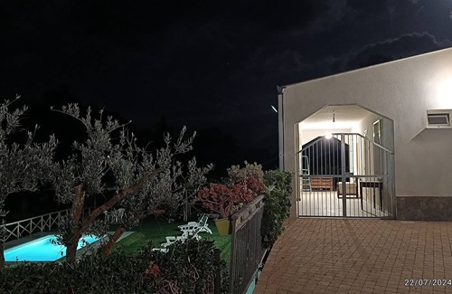 Caccamo Villa | Villa Apartment surrounded by greenery