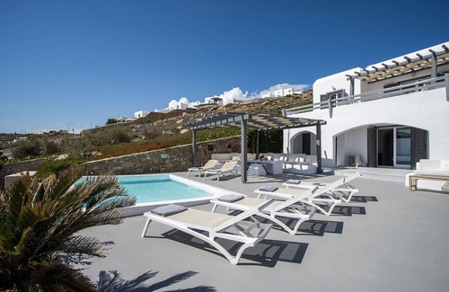 Houlakia Villa | Villa Apollonia with pool and sea view