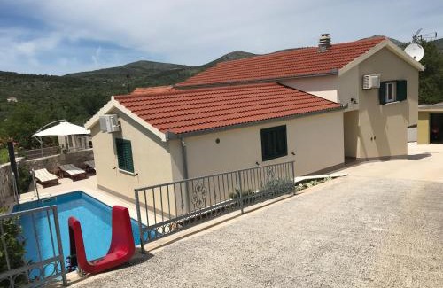 Pozorac Villa | Villa Aranea mit Privatem Pool !