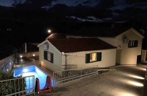 Pozorac Villa | Villa Aranea mit Privatem Pool !