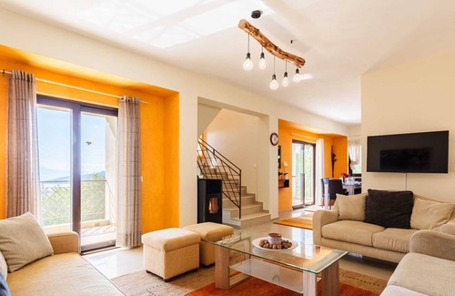 Kardamyli Villa | Villa Armonia, Sunset View and Relaxing Beach Vibe