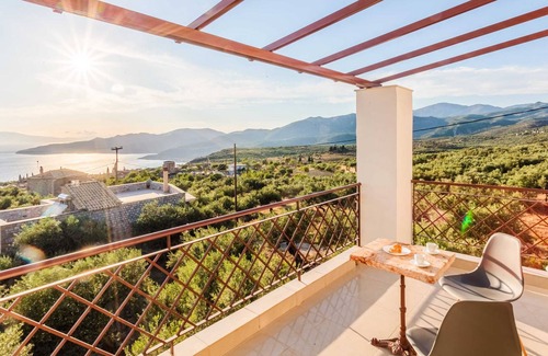 Kardamyli Villa | Villa Armonia, Sunset View and Relaxing Beach Vibe
