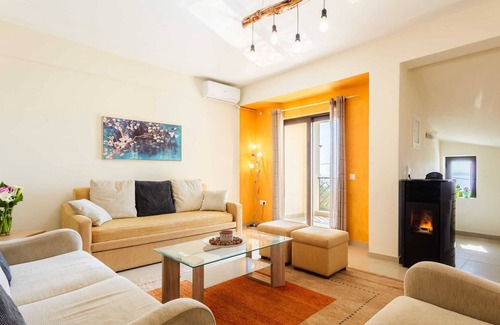 Kardamyli Villa | Villa Armonia, Sunset View and Relaxing Beach Vibe