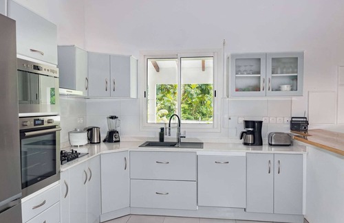 Lamentin Villa | Villa Armony – Creole Charm & Modern Comfort