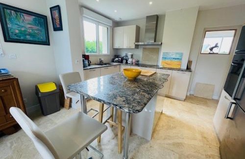 Ver-sur-Mer Villa | Villa ART - Ver sur Mer