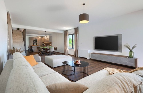 Stokovci Villa | Villa Artsi with heated pool