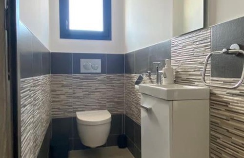 Saint-Laurent-des-Arbres House | Villa au calme en bord de forêt