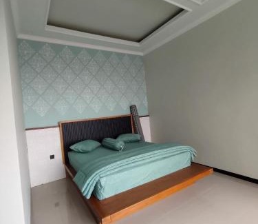 Plaosan Villa | Villa Azalea Sarangan