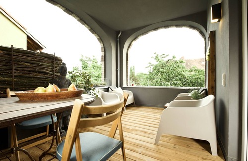 Gotha Apartment | Villa B-New spirit within old walls: luxurious living in the residential town of Gotha