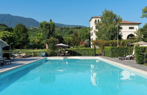 Cappella Maggiore Villa | Villa Barchessa Panigai 14, Emma Villas