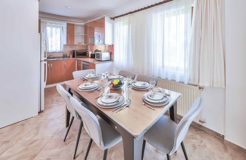 Dalyan City Center Villa | Villa Beste - Four Bedroom Villa, Sleeps 7