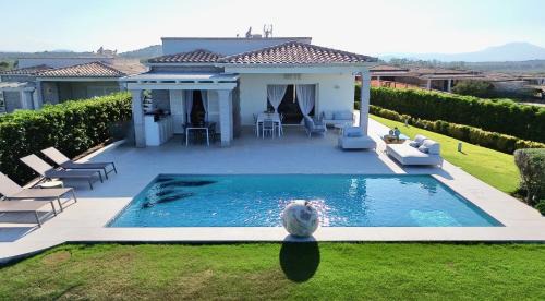 Tiriddo Villa | Villa Blue Sphere with Pool by Wonderful Italy