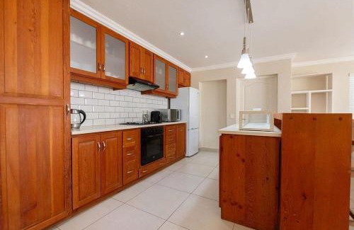 Paradise Beach House | Villa Boheme, Panoramic Lagoon Views, 10 Sleeper