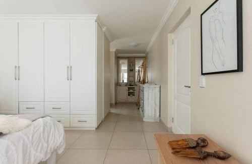 Paradise Beach House | Villa Boheme, Panoramic Lagoon Views, 10 Sleeper