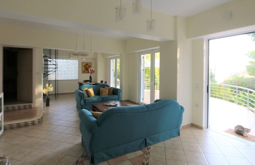 Livadi Villa | Villa Bougainvillea, just a few steps from the beach