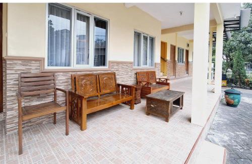 Pacet Hotel | Villa Bukit Bunga Syariah RedPartner Pacet