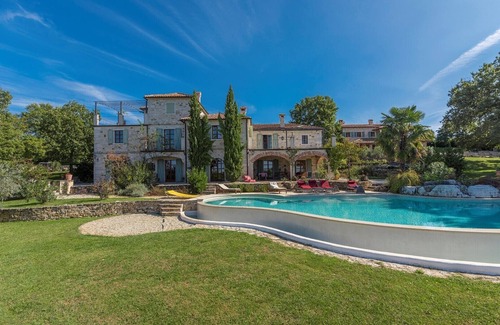 Kanfanar Villa | Villa By Three Oaks in Barat