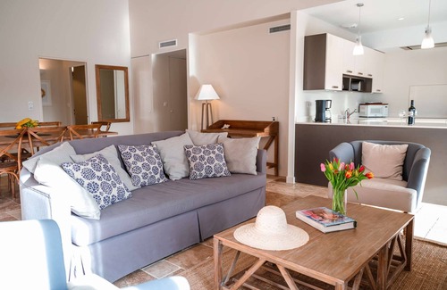 Castelnau-de-Montmiral Villa | Villa Castelnau Prestige - air conditioning & heated pool in a quiet estate - V