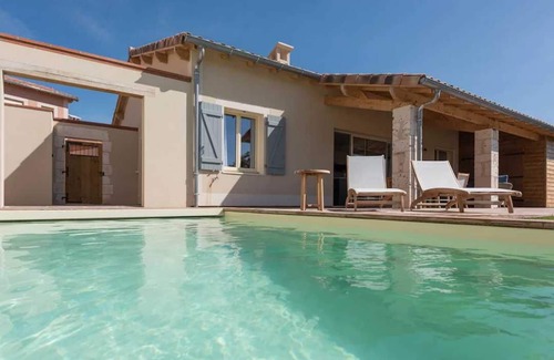 Castelnau-de-Montmiral Villa | Villa Castelnau - air conditioning & heated swimming pool, perched in the grounds - XVI