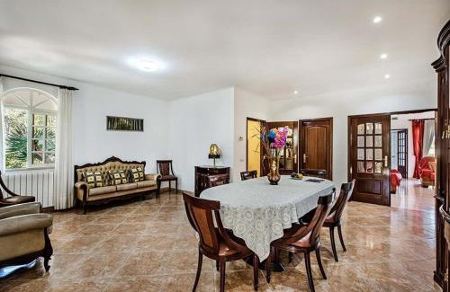 Salgados Villa | Villa Cabrita, Superb location, large villa, walk to restaurants, supermarkets beach
