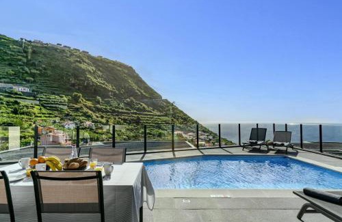 Arco da Calheta Villa | Villa Calheta Charm by Villa Plus