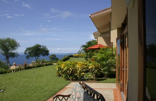 El Ocotal Villa | Villa California, with a spectacular Ocean View . Adventure awaits you.