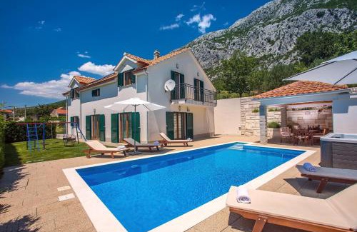 Gata Villa | Villa Calma with heated pool,jacuzzi, Finnish sauna and 4 bedrooms