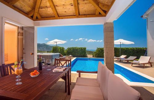 Gata Villa | Villa Calma with heated pool,jacuzzi, Finnish sauna and 4 bedrooms