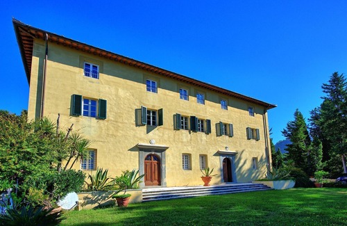 Santa Lucia Villa | Villa Camaiore - Luxury Villa Rental with swimming pool in Versilia, Tuscany